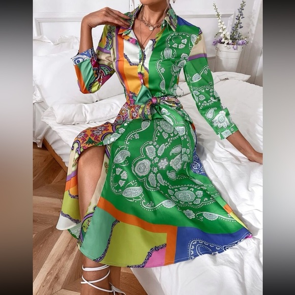 Dresses & Skirts - Boho floral print belted shirt dress